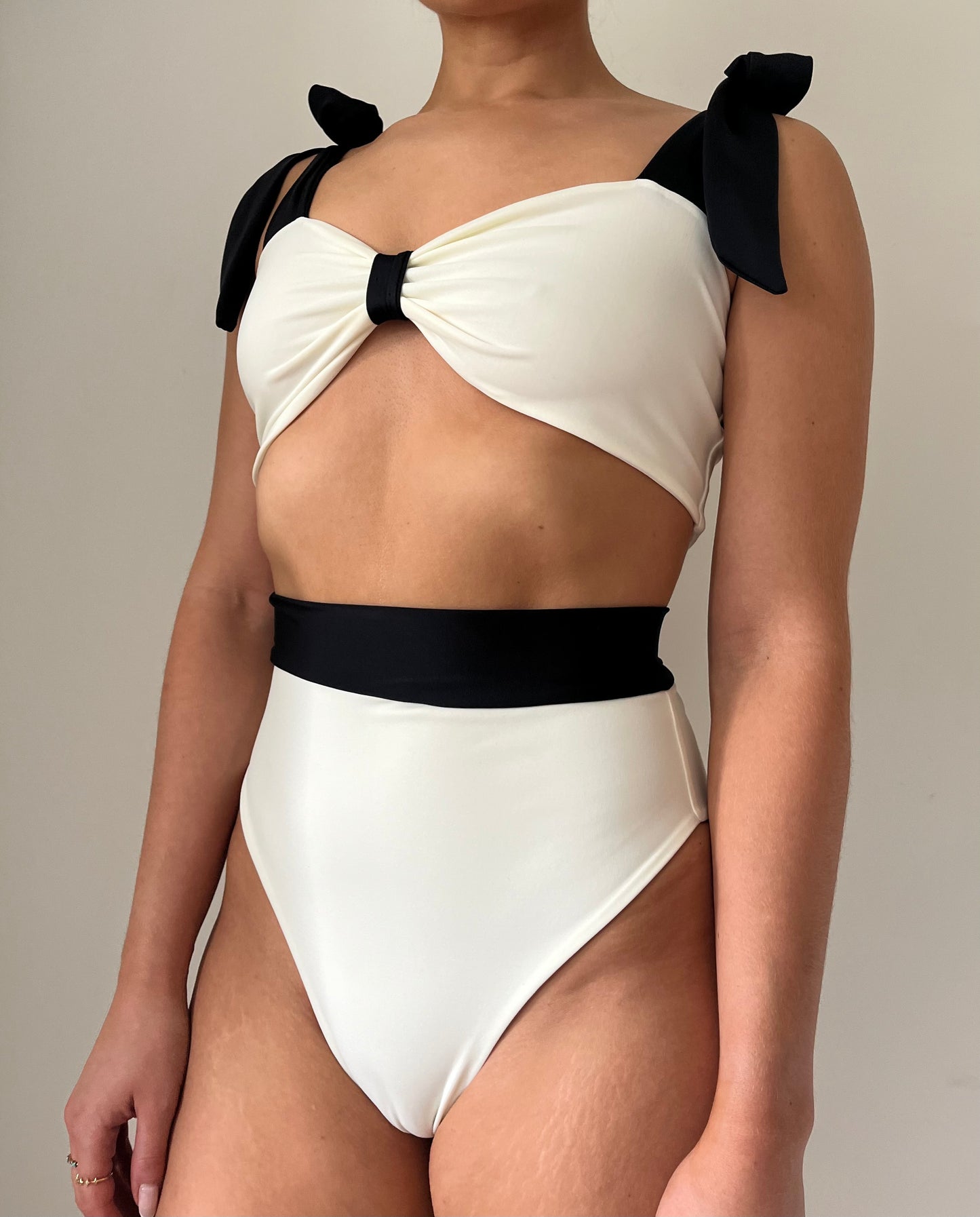 CONTRAST HIGH WAISTED SET