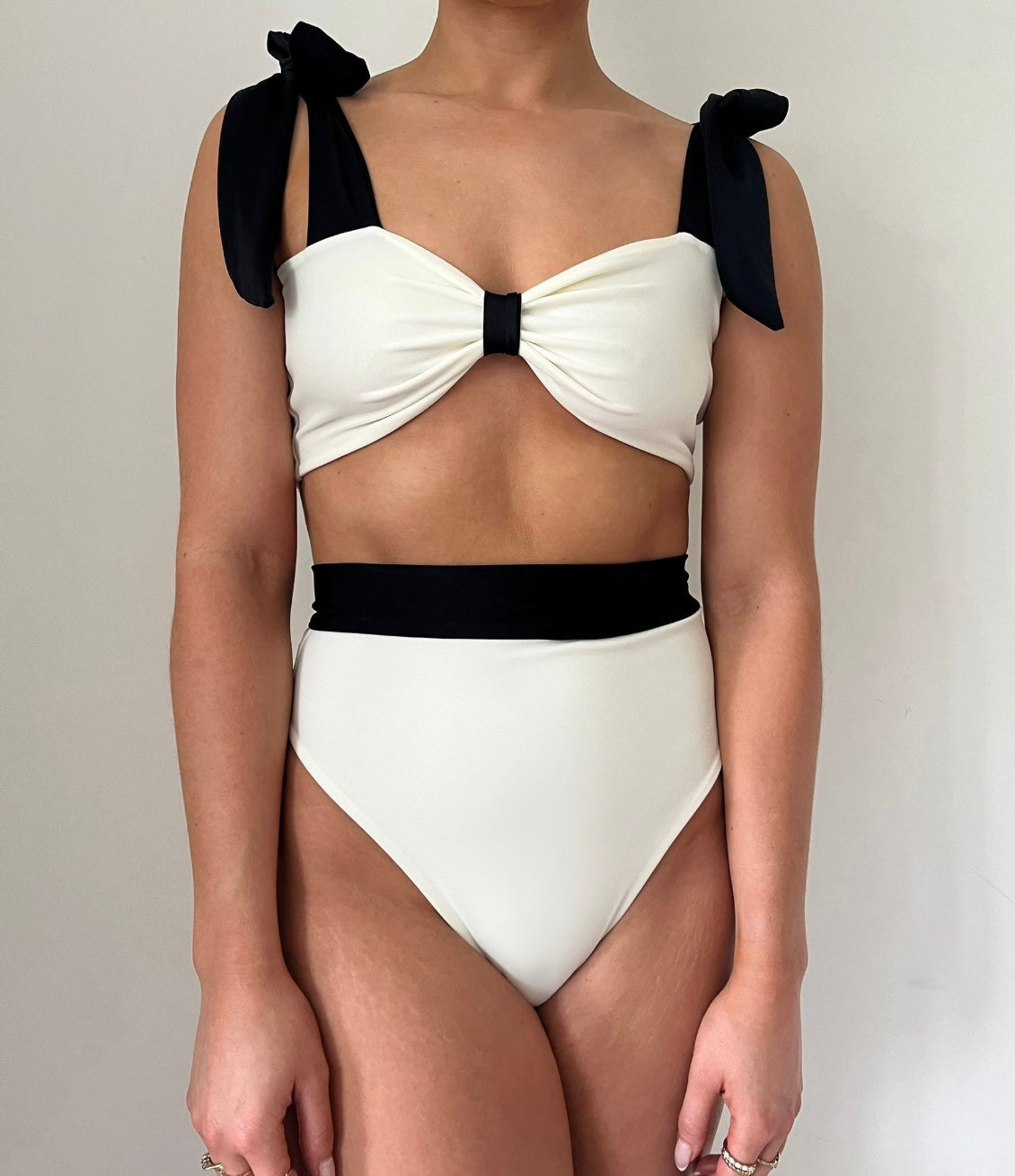 CONTRAST HIGH WAISTED SET